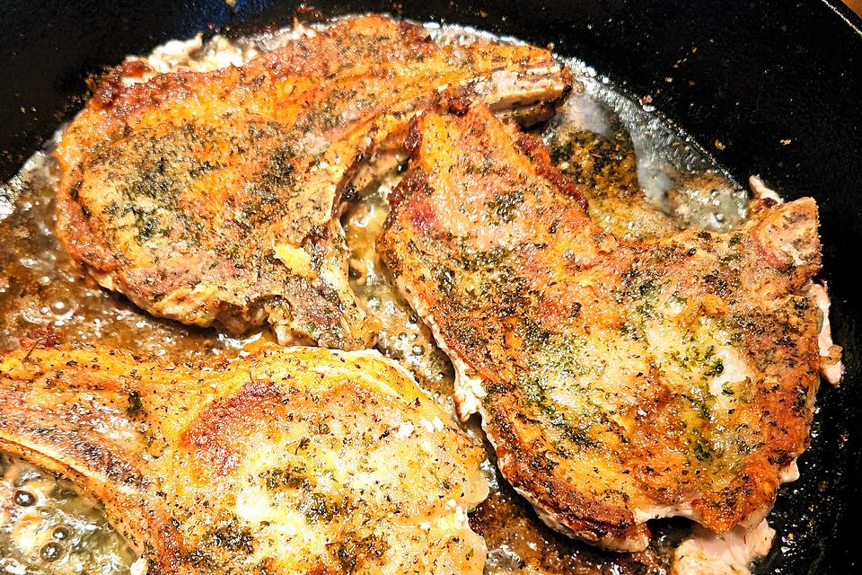 Super Crispy 10-Minute Italian Pork Chops Recipe Is All That