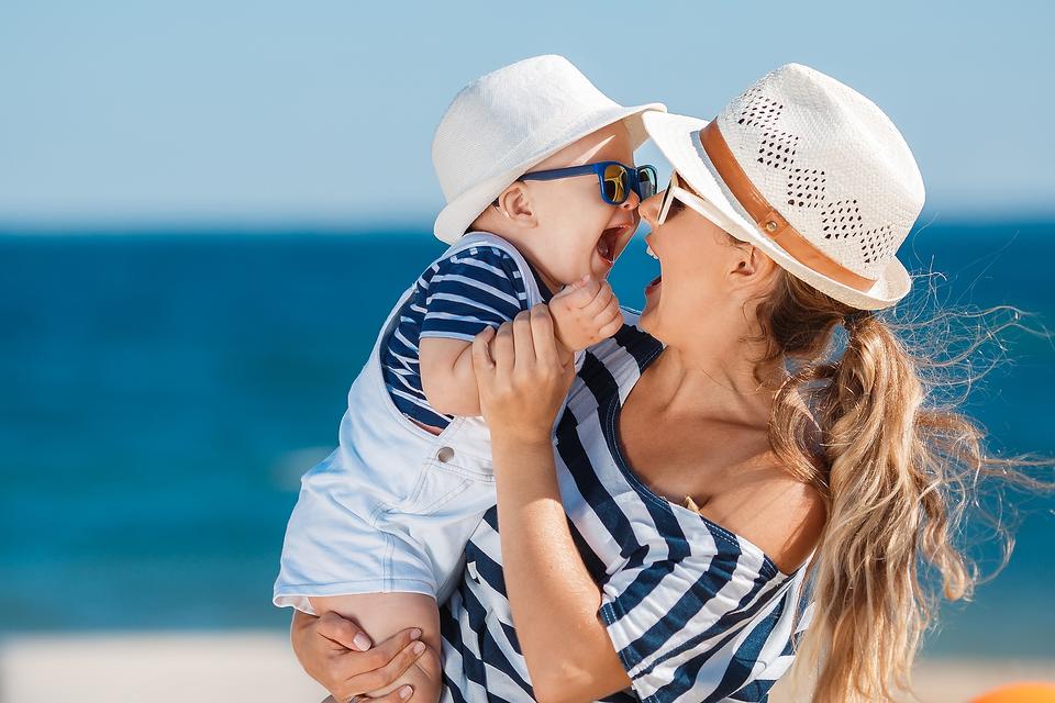 15 Things Every Cool Parent Will Want in Their Beach Bag