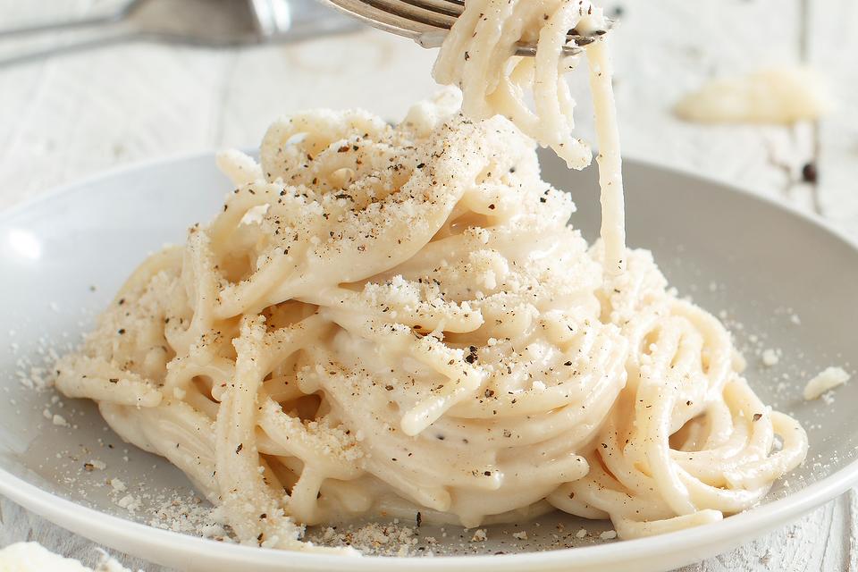 3-Ingredient Cacio e Pepe Recipe: Here's the Amazing Pasta Recipe You ...