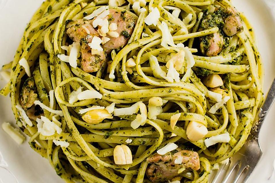 4-Ingredient Pesto Chicken Pasta Recipe: What's Not to Love About This 20-Minute Recipe?