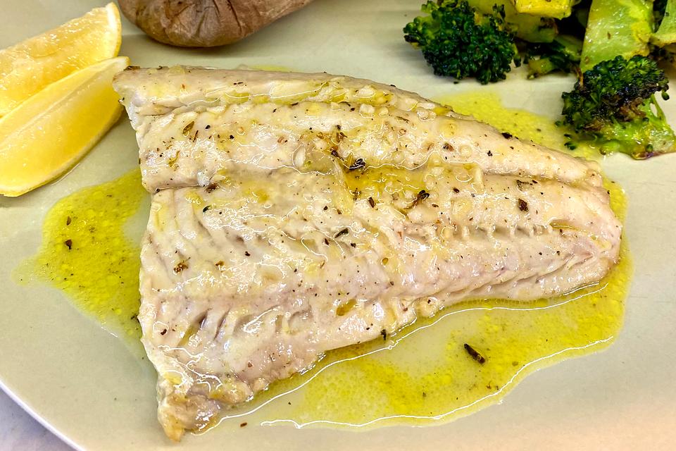 5-Ingredient Pan-Seared Garlic Lemon Pepper Walleye Recipe Is Ready in 20 Minutes