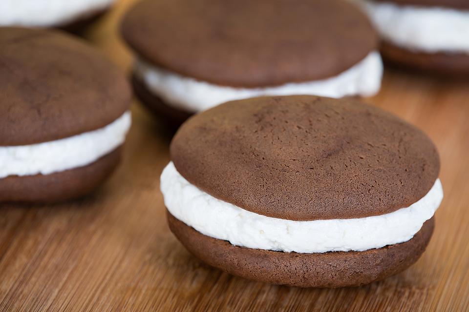 Amish Chocolate Whoopie Pies Recipe: You'll Yell "Whoopie!" After One Bite of This Easy Whoopie Pie Recipe