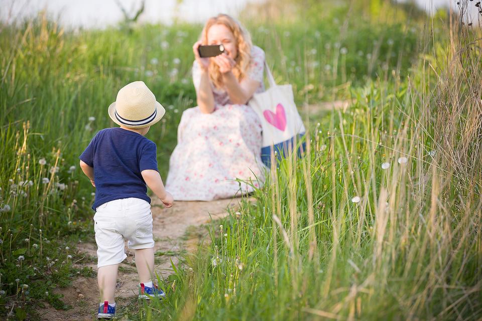 Are You the Mom That Doesn't Take Pictures of Her Kids? Read This!