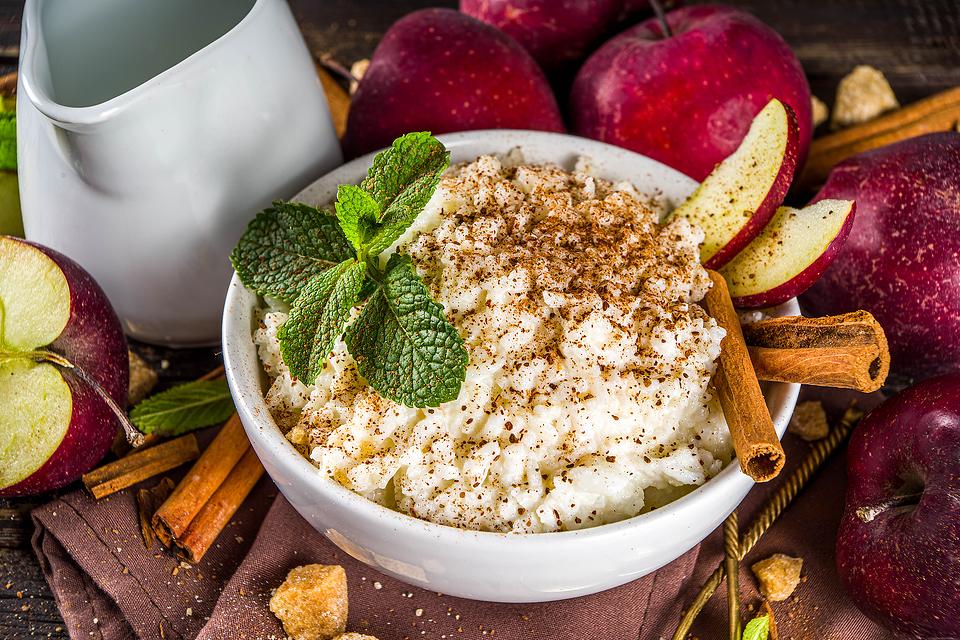 Creamy Apple Cinnamon Rice Pudding Recipe Is a Comforting Breakfast or ...