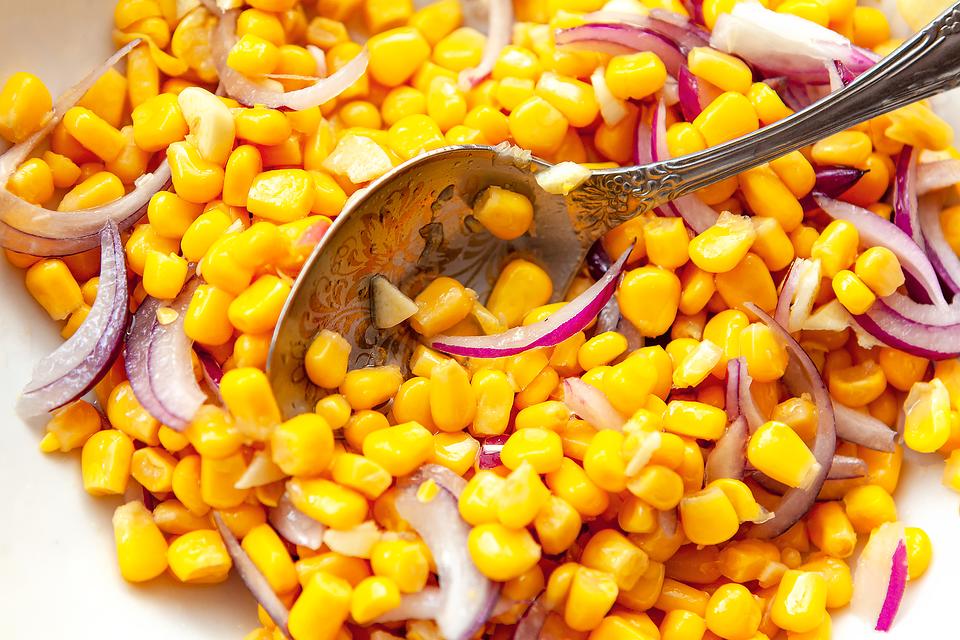 Simple 4-Ingredient Amish Corn Salad Recipe Is Tangy Delicious (Ready In 5 Minutes)