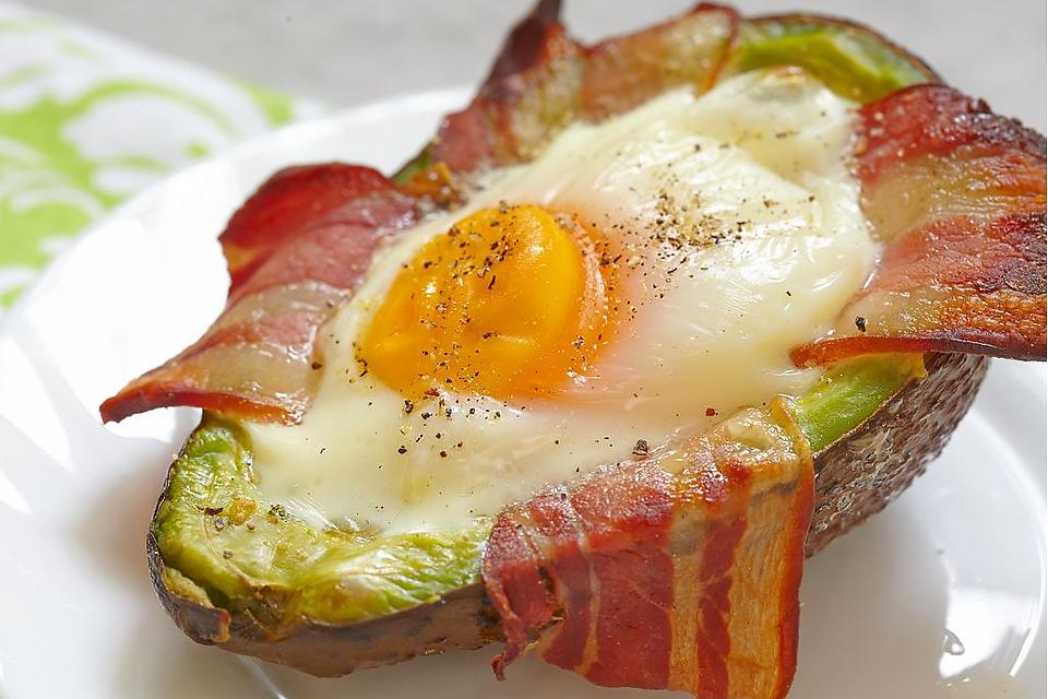 Baked Avocado Recipe With Eggs & Bacon: Devour This Creamy Avocado for Breakfast, Brunch or Lunch