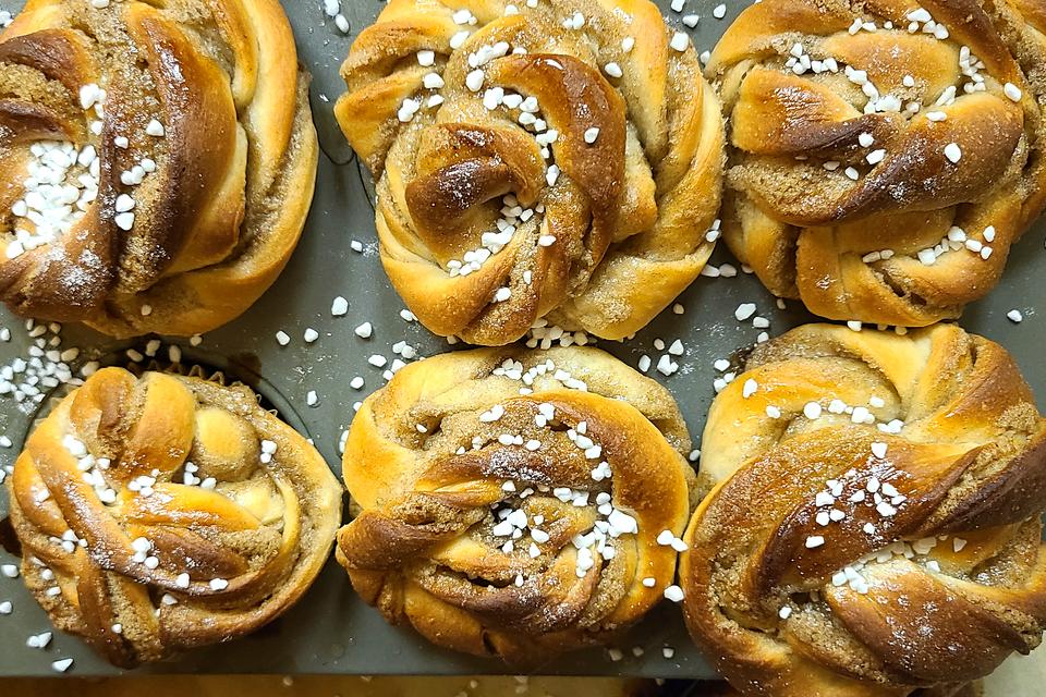 Swedish Cardamom Buns Recipe: A Sweet Way to Bring a Taste of Sweden to Your Table