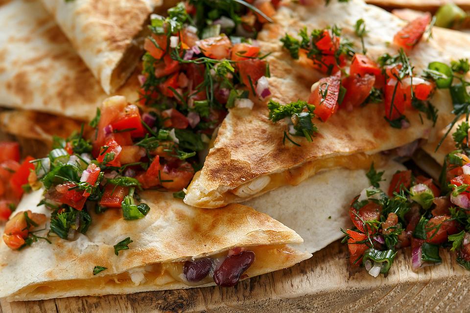 Quick Cheesy Bean & Chicken Quesadilla Recipe With Pico de Gallo