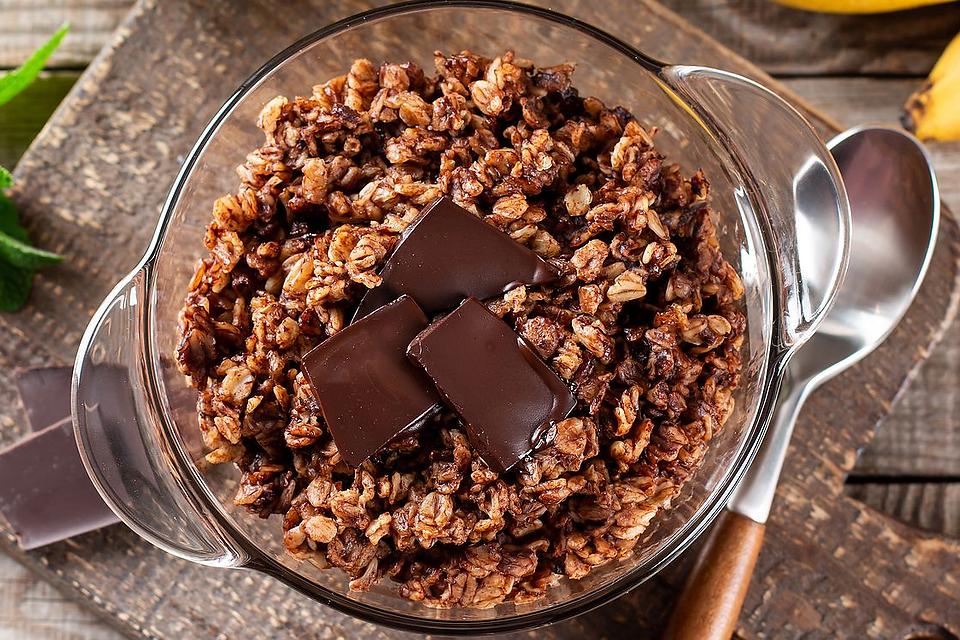 Decadent Chocolate Oatmeal Recipe Is Ready in Less Than 10 Minutes