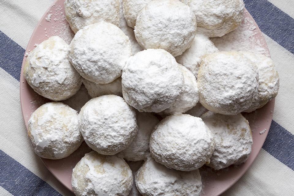 An Italian Grandma's Classic Butter Balls Cookie Recipe (5 Ingredients)