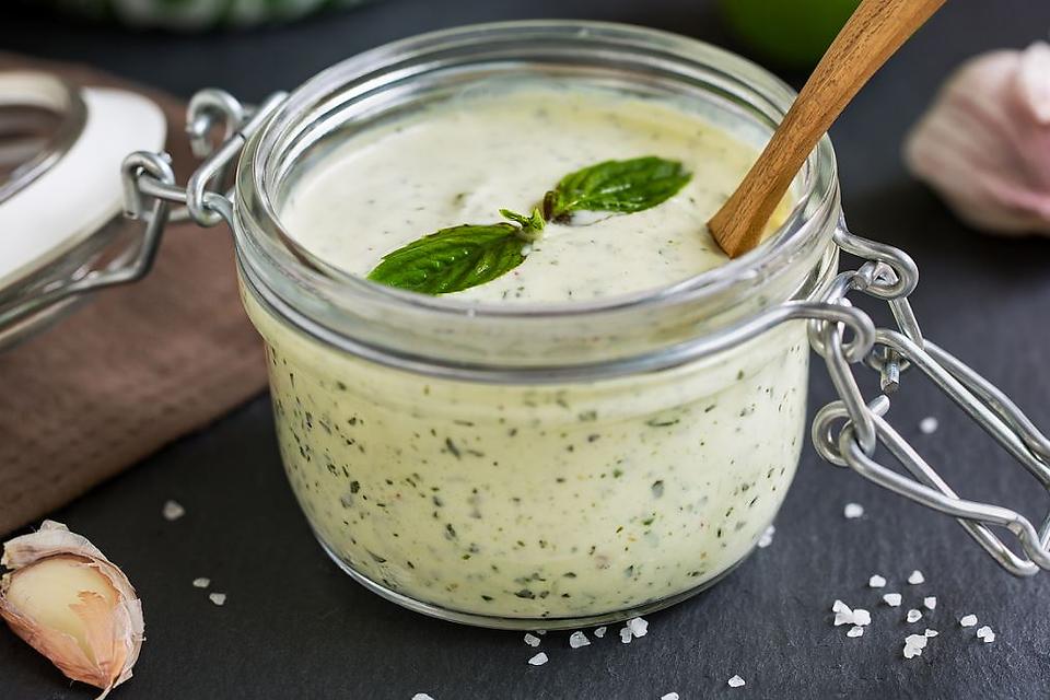 Creamy Basil Salad Dressing Recipe: A Pop of Freshness for Salads