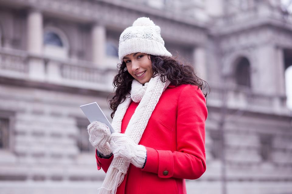 Texting in Cold Weather: Why You Need to Ditch Text-Friendly Gloves!