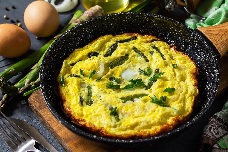 This Easy Asparagus & Eggs Recipe Is What Mom Wants for Mother's Day Breakfast