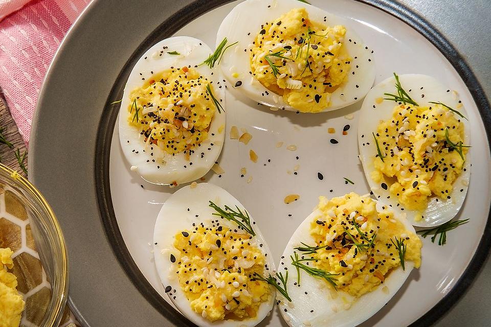 Whole30 Everything (but the) bagel deviled eggs - Casa de Crews