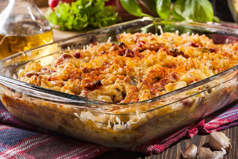 Mom's Easy Cheesy 5-Ingredient Baked Pasta Casserole Recipe