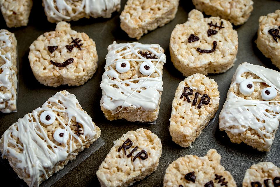 Halloween Rice Krispies® Treats Recipe: Marshmallow Cereal Snacks Get a Spooky Makeover