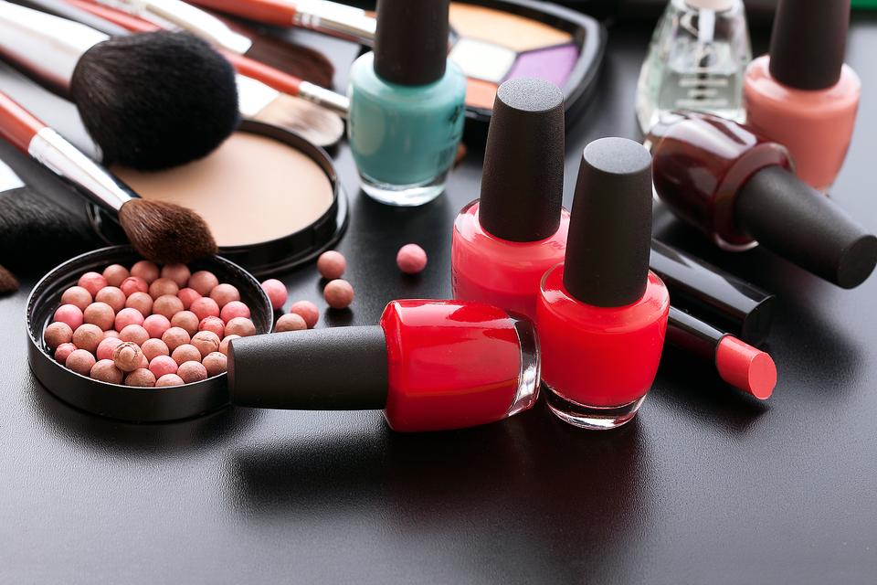 Health Check for Your Makeup Bag: When You Should Toss Cosmetics!