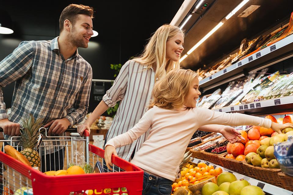 How to Eat More Sustainably: Tips to Help Find Eco-friendly Foods at the Grocery Store