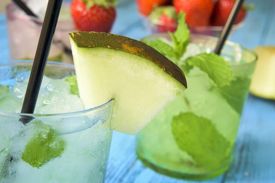 National Mojito Day: How to Make Mojitos & Margaritas With Fresh Fruit