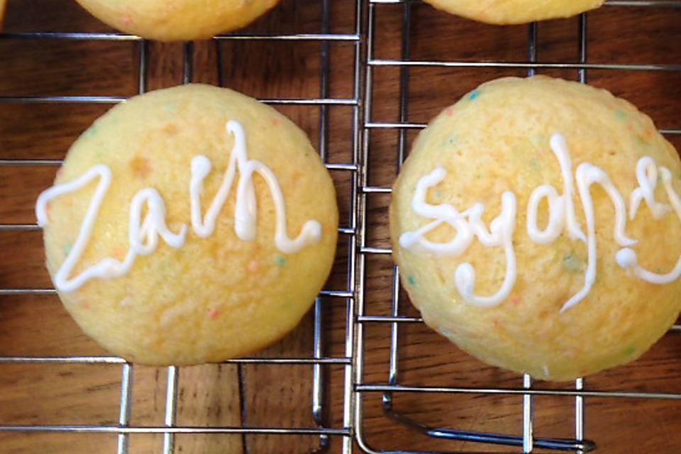 How to Make Edible Kids' "Placecards" for Holidays or Play Dates!