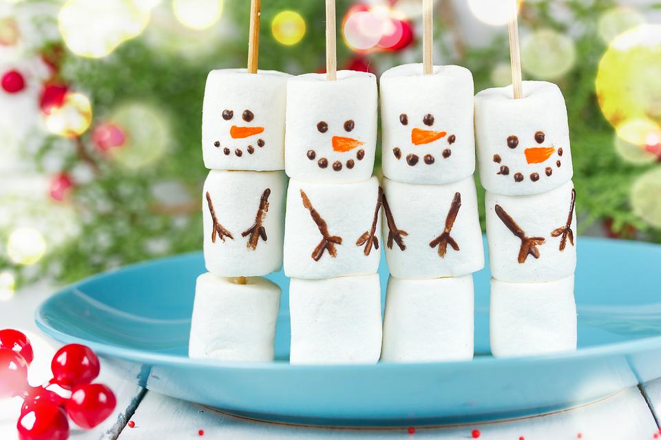 Quick and Easy Marshmallow Snowman Craft for Kids 