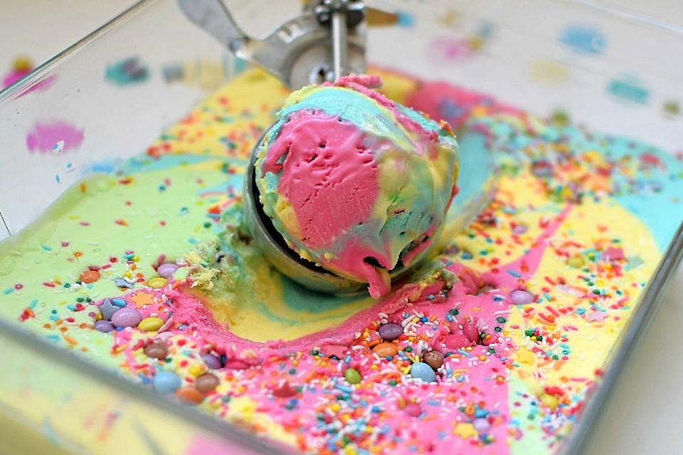 food coloring ice cream