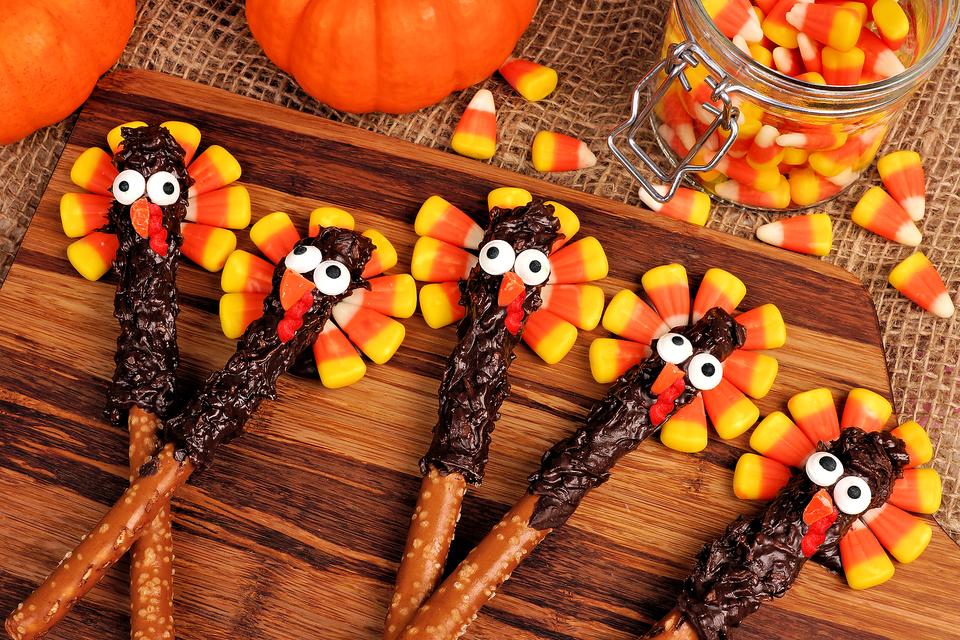 Thanksgiving Food Fun: How to Make Easy Candy Pretzel Turkeys