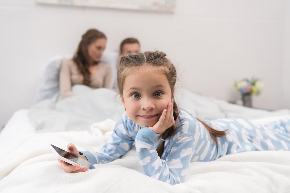 Is Your Kid Addicted to Smartphones & Video Games? Here's How to Build a Family Media Plan