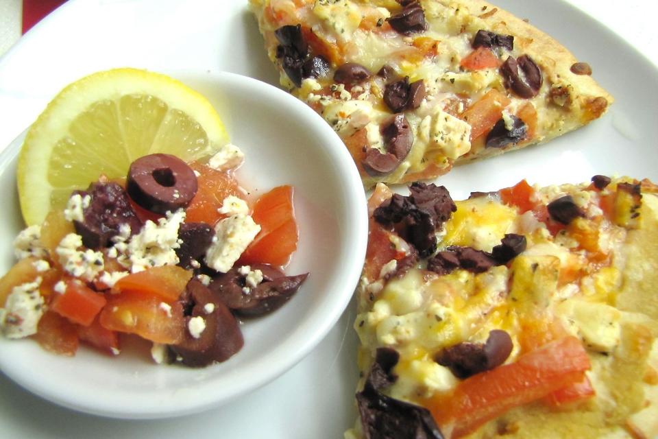 https://media.30seconds.com/tip/lg/Mediterranean-Pizza-Hummus-Kalamata-Olives-Feta-Cheese-Add-16076-c5d3149aea-1522432468.jpg