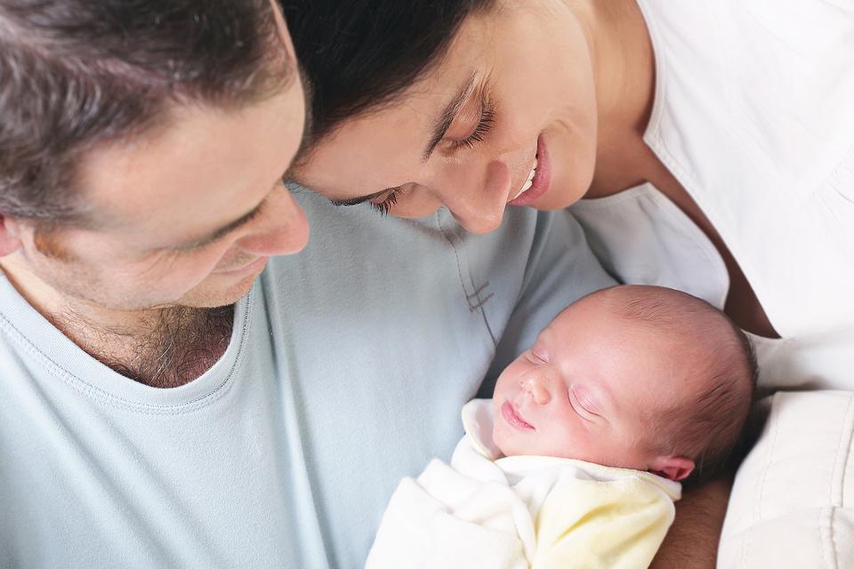 Newborn Baby FAQ: 4 Common Questions First-Time Parents Ask About 