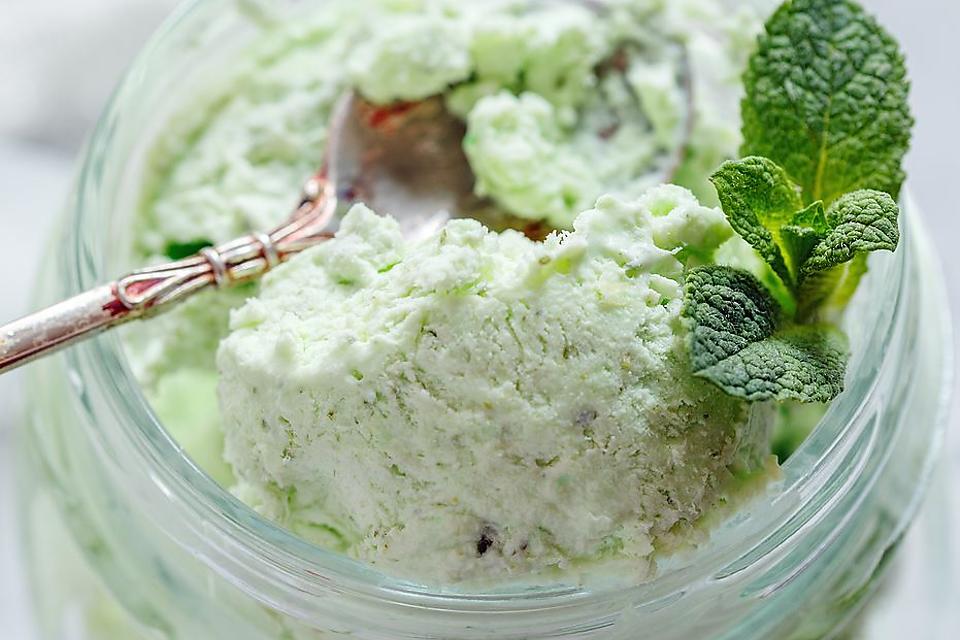 No-Churn Creamy Mojito Ice Cream Recipe May Win Summer (5 Ingredients)