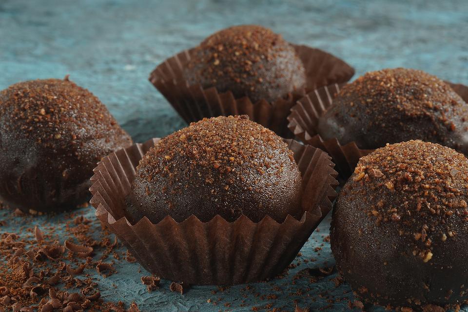 Bourbon Balls {Easy No Bake Cookie & Candy Recipe with Cocoa}