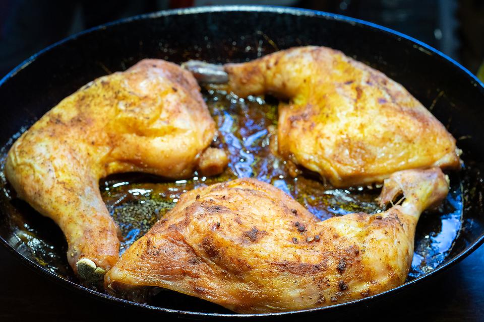 Crispy Skillet Chicken Leg Quarters Recipe: A One-Pan Budget Chicken Recipe You'll Love