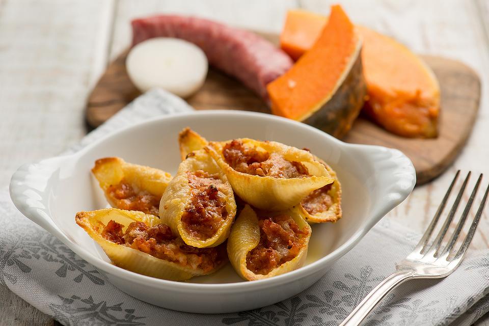 6-Ingredient Pumpkin & Sausage Stuffed Shells Recipe Is a Fall Fave Pasta Dinner