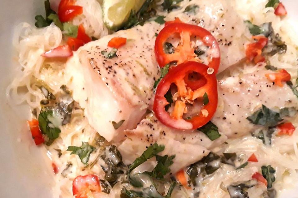 30-Minute Cod Recipe in Creamy Thai Coconut Curry Sauce Will Tantalize Those Taste Buds