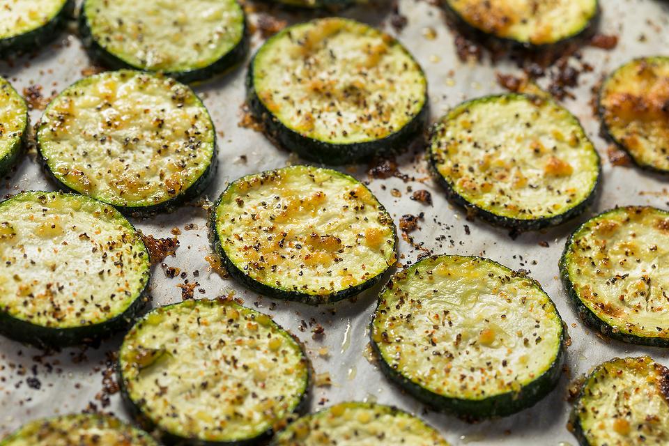 Simple Roasted Garlic Parmesan Zucchini Recipe (4 Ingredients)