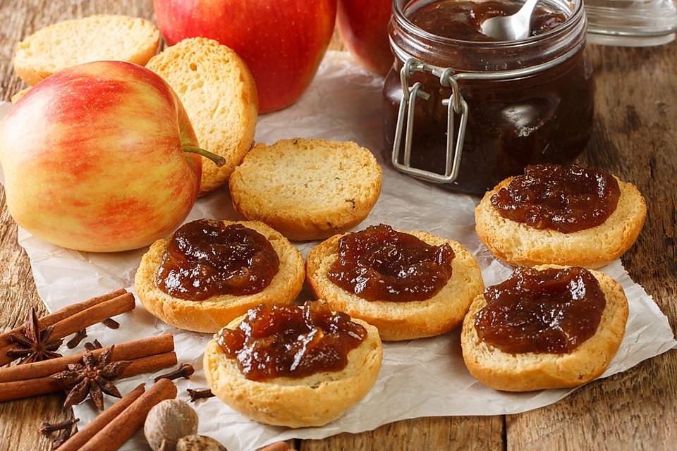 Crock Pot™ Spiced Apple Butter Recipe: A Budget-Friendly Fall Recipe