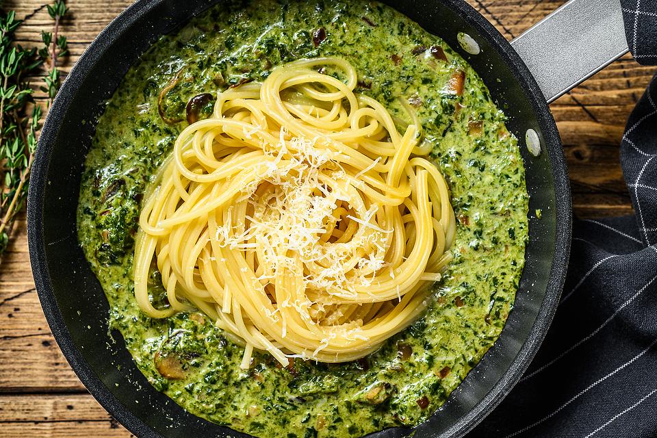 Spaghetti With Spinach Sauce Recipe This Healthy Pasta Recipe Is Popeye Approved Brand Pulse