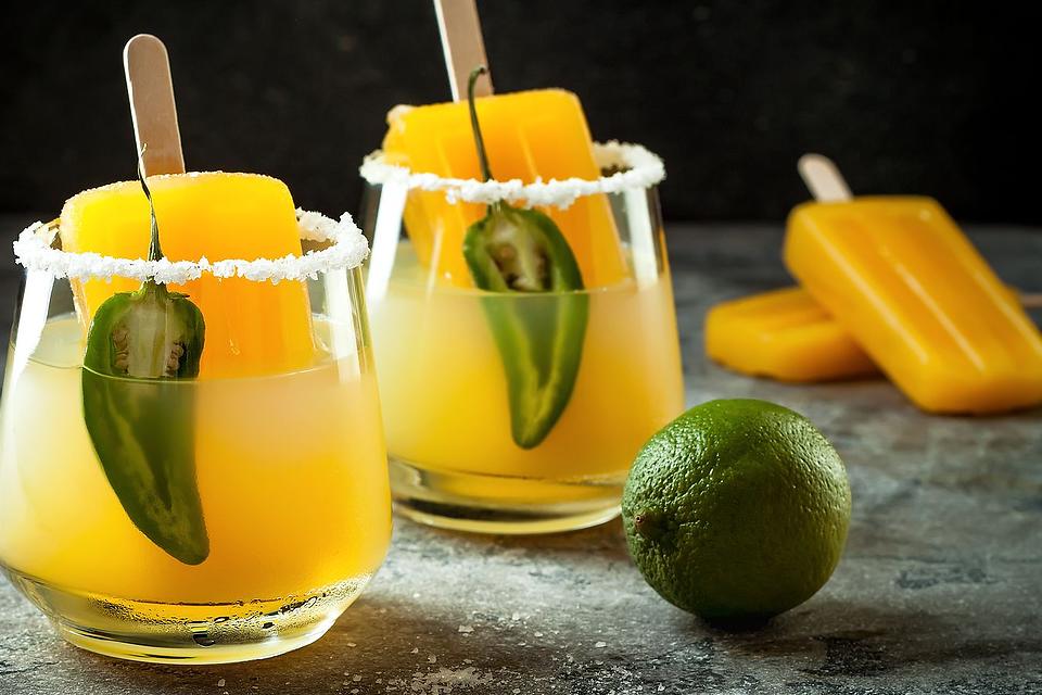 Easy Mango Margarita Recipe: This Spicy Jalapeno Mango Margarita Recipe Is Summer Fun in a Glass