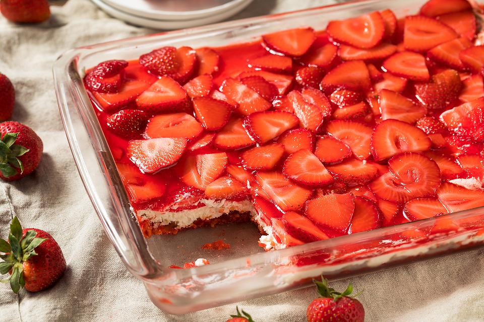 strawberry delight jello salad