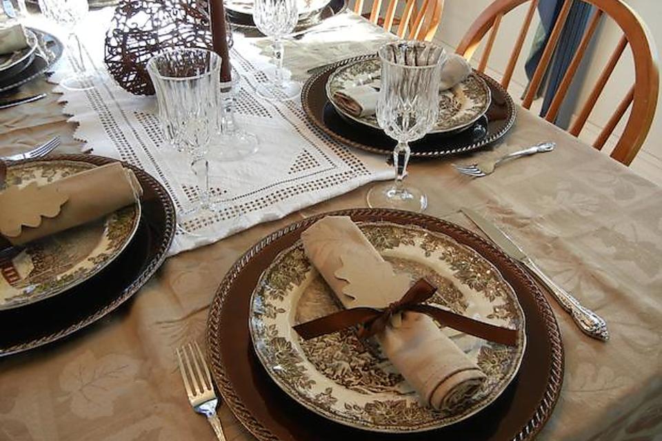 Thanksgiving DIY Decorations: Table Setting Idea From Pottery Barn Kids