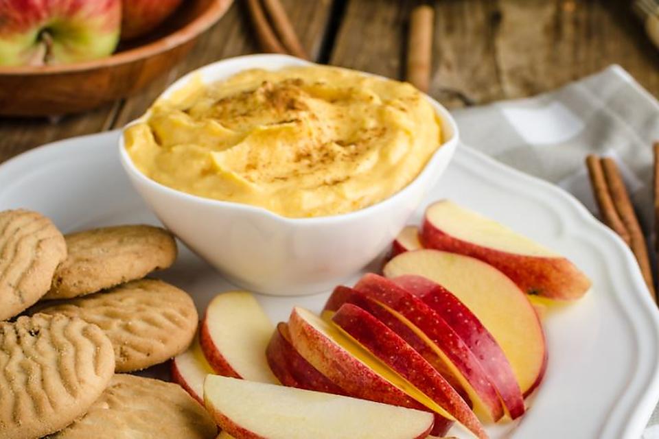 Pumpkin Cream Cheese Dip Recipe: This Creamy Pumpkin Dip Recipe Is a Must This Fall