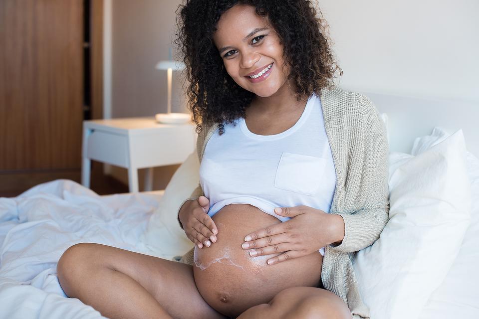 Beauty Products for Pregnant Moms: Treat Your Favorite Mom-to-Be With These 3 Natural Beauty Finds