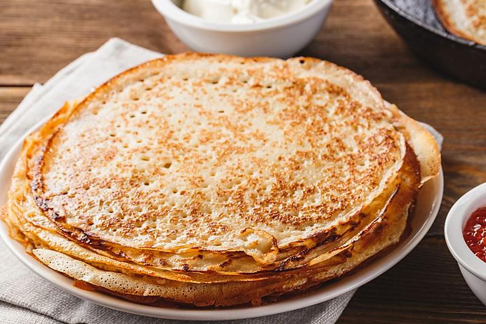 Ukrainian Mlyntsi Recipe: This Thin Pancake Recipe From Ukraine Can Be  Sweet or Savory | Breakfast | 30Seconds Food