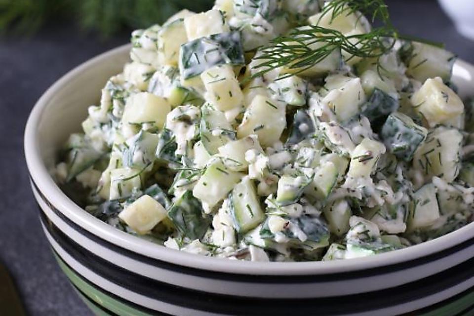 10-Minute Zucchini Salad Recipe With Dill Is Creamy & Refreshing